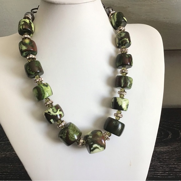 Green Coral Necklace - Picture 2 of 4